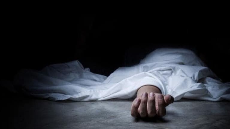 "बाय बाय डिकु, खुश राहा ..." प्रेयसीचा 'तो' मॅसेज अन् प्रियकराने संपवलं आयुष्य! दीड महिन्यांनंतर सापडली सुसाईड नोट प्रेयसीचा 'तो' मॅसेज अन् प्रियकराने संपवलं आयुष्य!