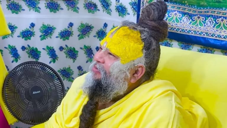 चूक आणि पाप यांच्यात नेमका फरक काय? प्रेमानंद महाराजांचं उत्तर वाचा... चूक आणि पाप यांच्यात नेमका फरक काय?