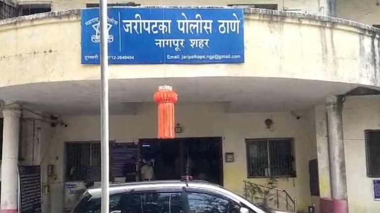 नागपूर हादरलं! टीम इंडिया-न्यूझीलंड सामना पाहून पोलीस झोपले, 19 वर्षीय आरोपीनं कस्टडीत गळफास घेत संपवलं जीवन Nagpur Suicide