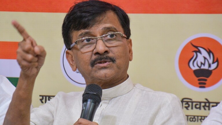 'शिंदेंसोबत जायचं होतं तर आमच्यासोबत युती करायची नव्हती', KDMC वरून राऊत संतापले.. थेट सुनावलं! if they wanted to go with shinde they shouldnt have formed an alliance with us sanjay raut angered on mns support for shiv sena shinde group in kdmc
