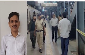 मुंबई : लोकल ट्रेनमध्ये वादावादी, खाली उतरताना प्राध्यापकाची पोटात चाकू खुपसला; उपचारादरम्यान मृत्यू Mumbai Local Train Crime News