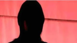 पतीसोबत वाद झाल्याने घर सोडलं, पण दलालांनी रेड लाईट एरियात विकलं, शेवटी गिऱ्हाईकानेच सोडवलं! Mumbai Tak