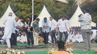 रोहित पवार यांची भावनिक पोस्ट, 'दादा… कुठं हरवलात तुम्ही? तुम्हाला घट्ट मिठी मारायचीय..' Mumbai Tak