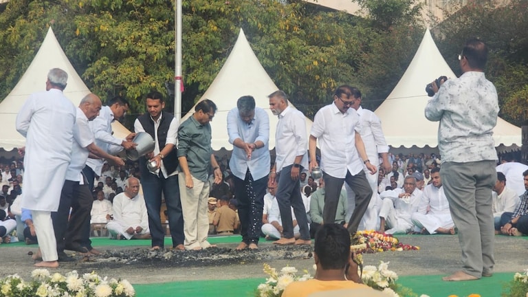 रोहित पवार यांची भावनिक पोस्ट, 'दादा… कुठं हरवलात तुम्ही? तुम्हाला घट्ट मिठी मारायचीय..' Ajit Pawar