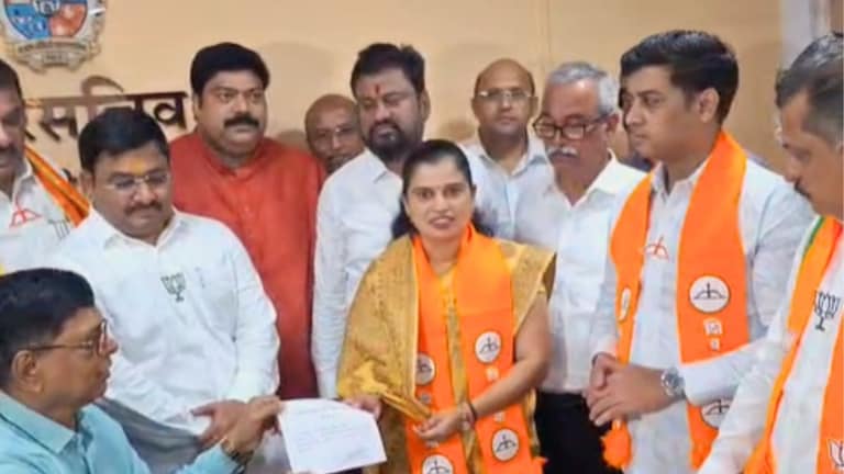 'केडीएमसीचे महापौरपद बिनविरोध होणार', श्रीकांत शिंदेंनी व्यक्त केला विश्वास; शिंदे गटातर्फे हर्षाली चौधरी यांचा अर्ज दाखल KDMC Mayor