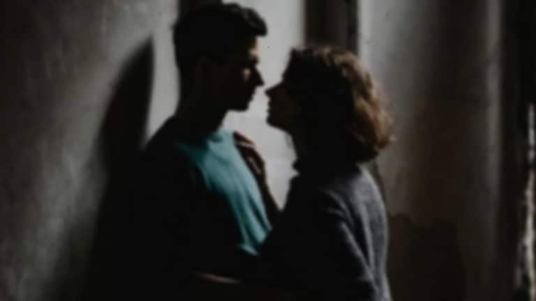 एकत्र आयुष्य संपवण्याचं प्रेयसीला आश्वासन... विवाहित प्रियकराने भयंकर पद्धतीने काढला काटा! नेमकं काय घडलं? प्रियकराने भयंकर पद्धतीने काढला प्रेयसीचा काटा!