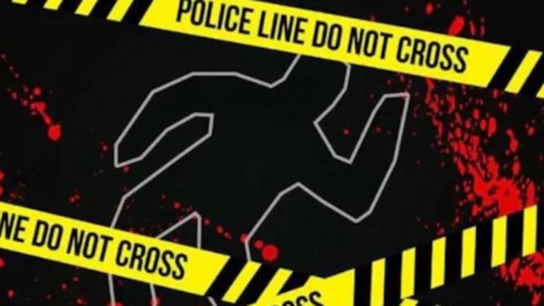 दगडाने डोकं ठेचून महिलेला संपवलं, नग्न अवस्थेत मृतदेह रस्त्यावर आढळला, नेमकं काय घडलं? crime news