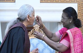 Union Budget LIVE : अर्थमंत्री निर्मला सीतारमण सादर करणार अर्थसंकल्प, सर्वसामान्यांना काय मिळणार? Union Budget 2026