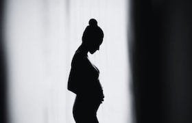 बायकोच्या पोटात 2 महिन्यांचा वाढत होता गर्भ, पीडितेनं हुंडा न दिल्याने नराधम्यांनी पोटात घातल्या लाथा crime news