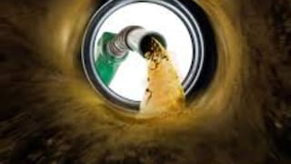 लोखंडी सळ्या चोरल्याच्या संशयावरून पाच किशोरवयीन मुलांना डांबलं, गुप्तांगात पेट्रोल ओतून आईला... Mumbai Tak