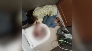 मुंबई : तरुणी रेल्वे स्टेशनच्या शौचालयात गेली, नंतर बराच वेळ बाहेरच येईना; दरवाजा उघडताच धक्कादायक प्रकार समोर Mumbai Tak