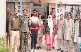 जवानाच्या डोक्यावर विळ्याने सपासप वार, 'त्या' कारणामुळे बायको उठली जीवावर! Crime News