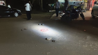 तुळजापुरात बारजवळ दोन गटांत हाणामारी; अज्ञाताकडून गोळीबार Mumbai Tak