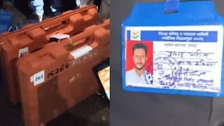 सोलापुरात हॉटेलवर मतदान पेट्या सापडल्या, आता 2 अधिकारी अन् पोलीस कर्मचाऱ्यावर कारवाई होणार, प्रशासनाची माहिती Mumbai Tak