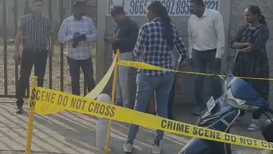 नागपुरात नवरा बायको मोबाईलच्या सहाय्याने चालवायचे सेक्स रॅकेट, पोलिसांनी रस्त्यातच रंगेहाथ पकडलं