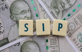 Personal Finance: SIP मधून जबरदस्त पैसा मिळविण्याचं एक मोठं गुपित! Mumbai Tak