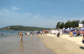 गोव्याच्या किनाऱ्यावर फुल्ल दारु प्यायले, समोर रशियन महिला दिसताच नराधमांमधील राक्षस जागा, नको ते करण्याचा प्रयत्न.. Goa Crime News