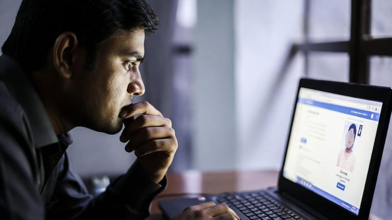 मुंबई: मॅट्रिमोनियल साइटवर पाठवली रिक्वेस्ट; IPS अधिकाऱ्याचा मुलगा असल्याचा दावा अन्... घटस्फोटित महिलेसोबत केलं नको ते घटस्फोटित महिलेसोबत केलं नको ते