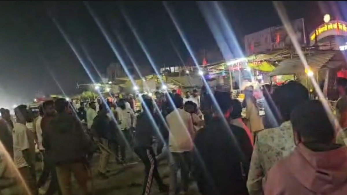 धाराशिवमध्ये मोठा राडा, काँग्रेस अन् ठाकरे गटाच्या कार्यकर्त्यांमध्ये हाणामारी; ZP निवडणुकीनंतर वाद उफाळला VIDEO 