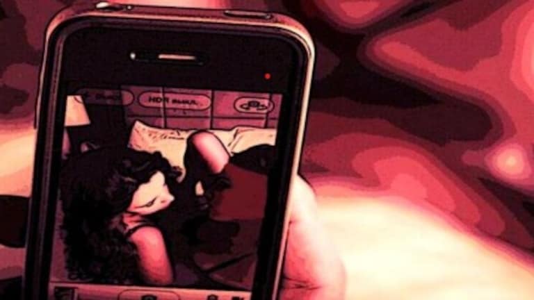 अडीच वर्षांच्या लेकीसोबत वडिलांचे अश्लील चाळे, आईने व्हिडिओ रेकॉर्ड केला... पुढे काय घडलं? crime news