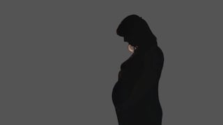 आंतराजातीय विवाहाचा राग, भावाने गर्भवती बहिणीवर कुऱ्हाडीने हल्ला केला, लग्नसमारंभात उडाला गोंधळ Mumbai Tak