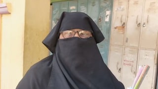 हिंगोलीत 61 वर्षीय आजीबाईंनी 10 वी चा पेपर सोडवला, वृद्ध महिलेची प्रेरणादायी जिद्द Mumbai Tak