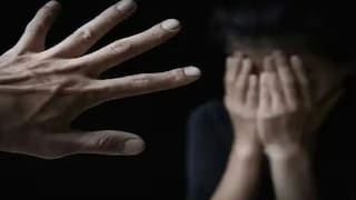 गर्लफ्रेंडला आलिशान विलामध्ये भेटायला बोलावलं, अन् बॉयफ्रेंडने मित्रांशी संगनमत करुन कट रचला, गुलाबी गोळी देऊन सामुहिक बलात्कार Mumbai Tak