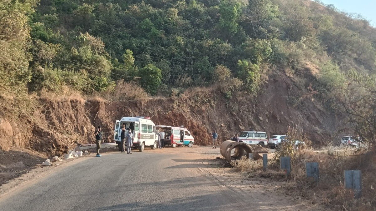 body of a woman literally charred to ashes was found in a cesspool creating an atmosphere of fear in ambenali ghat satara poladpur