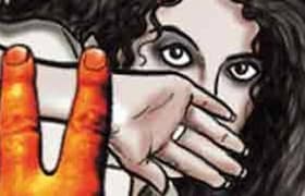 इंटरनेटचा काळा बाजार: "ऑनलाइन साइट्सवर महिलांना पिझ्झासारखं विकलं जातंय...", पीडितांचे हृदयद्रावक अनुभव साइट्सवर महिलांना पिझ्झासारखं विकलं जातंय...