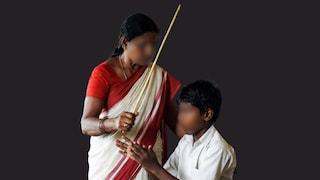 शिक्षिकेने विद्यार्थ्याला काठीने मारले, 14 वर्षीय मुलाची दृष्टीच गेली, वडिलांनी सांगितला घटनाक्रम Mumbai Tak