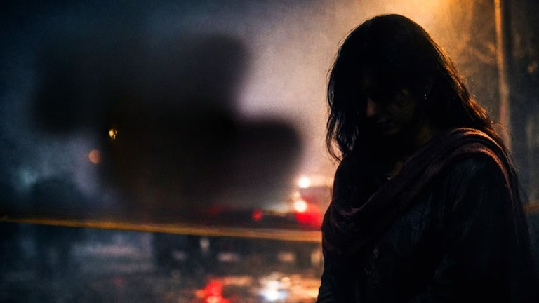 शेजारच्या तरुणाशी मैत्री पडली महागात... 17 वर्षीय तरुणीने घर सोडलं अन् 6 महिन्यांनंतर समोर आली धक्कादायक बाब! 17 वर्षीय तरुणीने घर सोडलं अन्...