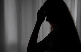 लग्नानंतर पतीसाठी नोकरी सोडली... पण सासरी मिळाली 'ती' वागणूक; शेवटी इंजिनीअर पत्नीने संपवलं आयुष्य शेवटी इंजीनिअर पत्नीने संपवलं आयुष्य