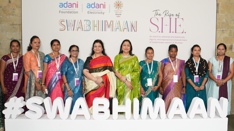 'स्वाभिमान'मुळे देशभरातील 10 लाख महिलांचे भाग्य बदलेल - डॉ. प्रीती अदानी dr priti adani leads swabhimaan programmes expansion to empower 10 lakh women entrepreneurs across india