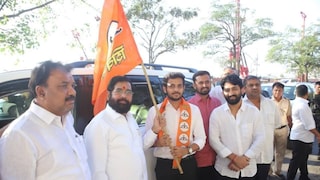 शाळेतला सिलिंडर चोरुन रात्री शेतात झोपले, सकाळी गावकऱ्यांच्या तावडीत सापडले, एकजण फरार Mumbai Tak