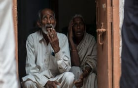 सोलापूर : जमिनीच्या वादातून दुहेरी हत्याकांड, मध्यरात्री घरात घुसून पुतण्यांकडून काका-काकीची निर्घृण हत्या solapur crime