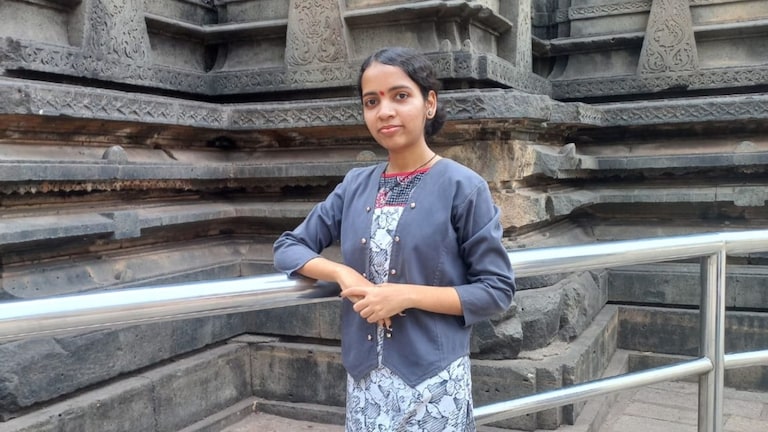 कोल्हापूर : 'मिस यू मम्मा...' शिवाजी विद्यापीठाच्या हॉस्टेलमध्ये गोव्यातील तरुणीची आत्महत्या, आईसाठी लिहिले शेवटचे शब्द Shivaji University Suicide