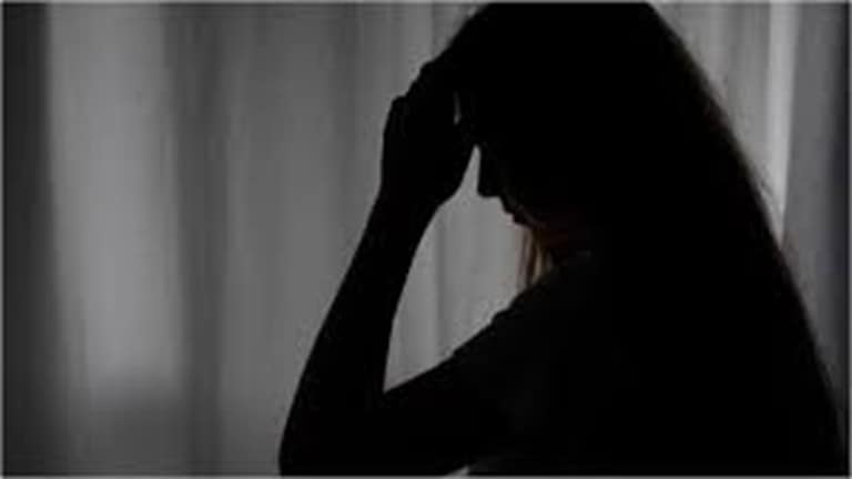 लिव्ह-इन पार्टनर महिलेच्या दोन मुलींवरच बलात्कार, 14 वर्षांची मुलगी 38 वर्षाच्या पुरुषामुळे गर्भवती Mumbai Tak