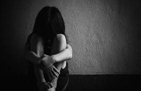 दुर्गा देवीच्या यात्रेत 3 वर्षाच्या चिमुरडीला बघून अज्ञात व्यक्ती नराधम झाला, मंदिरामागे नेत केले शोषण, रक्ताने माखलेली पँट... crime news