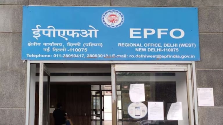 Govt Job : 10 वी पास उमेदवारांसाठी केंद्र सरकारमध्ये नोकरीची संधी, 50 हजार रुपयांपर्यंत पगार; कधीपर्यंत कराल अर्ज? Govt Job