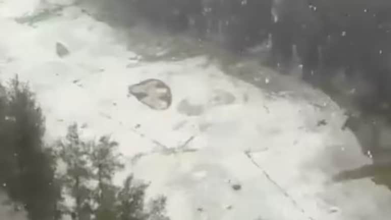 अरे बापरे.. पुणेकरांनो, तुमच्या पुण्याचं अचानक कसं झालं काश्मीर? सगळा झांगडगुत्ताच! pune weather, pune heavy hailfall, sudden rain, heavy rain, Maharashtra, hailstorm, Pune, weather alert, orange alert, northern India,