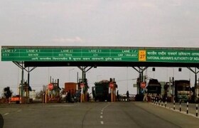 पुण्याची गोष्ट : पुण्यातून बाहेर पडण्यासाठी 3 महत्त्वाच्या महामार्गांवरील टोलचा दर वाढला, नवे दर आले समोर Pune News