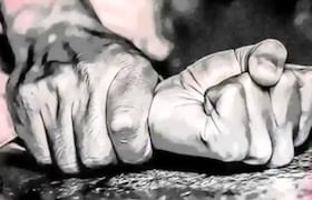 हैवानाने महिलेवर लैंगिक अत्याचार केला, नंतर गुप्तांगात बाटली घालून दगडाने डोकं ठेचलं, क्रूरतेची परिसिमा ओलांडली crime news