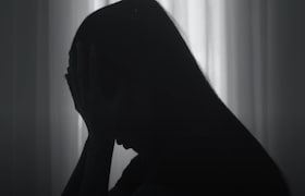 आई अन् मुलाने मिळून पोटच्या मुलीला विकले, नंतर तिचे जबरदस्ती लग्न लावले... नात्याला काळिमा फासणारी घटना Crime news