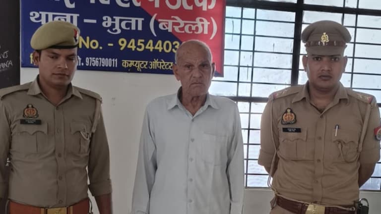 पडक्या घरात नेऊन 6 वर्षांच्या चिमुकलीवर लैंगिक अत्याचार, 70 वर्षीय निवृत्त शिक्षकाचे कृत्य; गावकऱ्यांची मागणी काय? Crime News