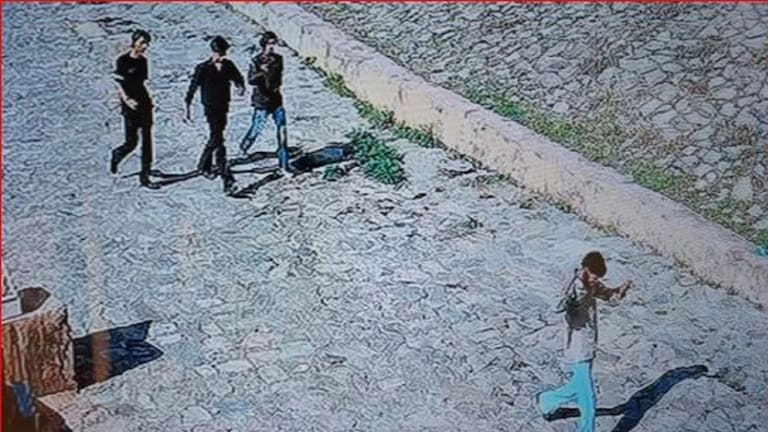 पर्यटनासाठी आलेल्या जपानच्या महिलेला डोंगरावर घेरलं, 5 तरुणांकडून अश्लील चाळे...घटना CCTV मध्ये कैद Crime News