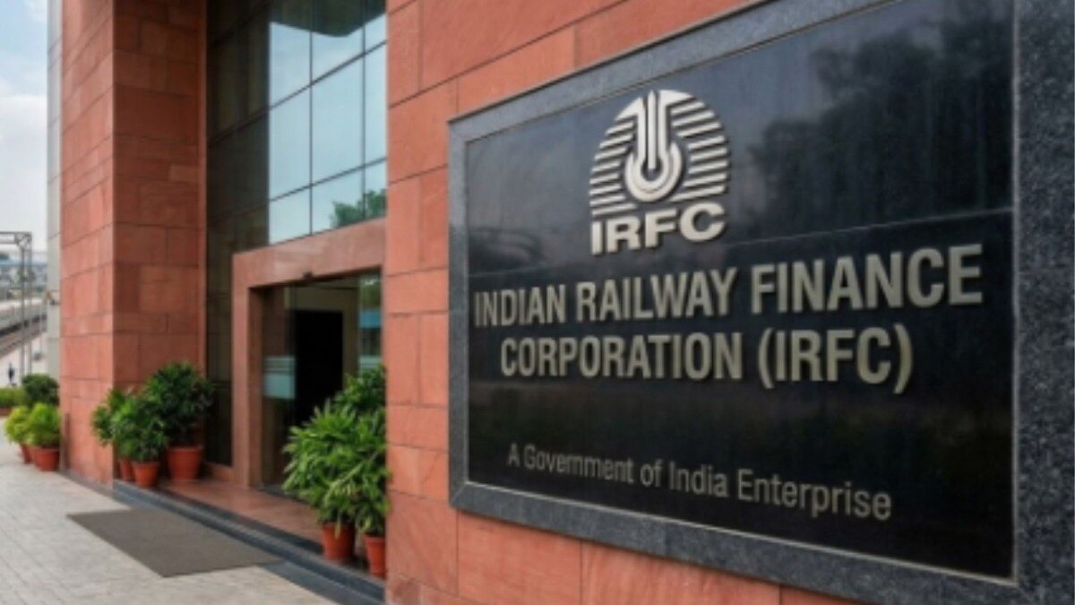 Govt Jobs : कॉमर्सची पदवी असलेल्या उमेदवारांसाठी खुशखबर, भारत सरकारमध्ये नोकरीची संधी; 'असा' करा अर्ज