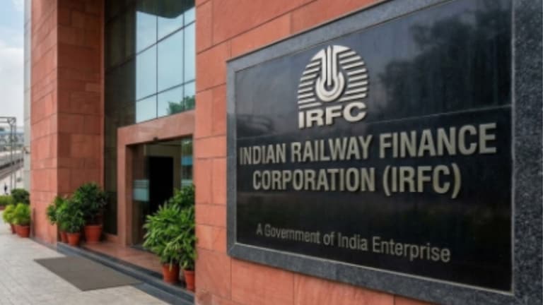 Govt Jobs : कॉमर्सची पदवी असलेल्या उमेदवारांसाठी खुशखबर, भारत सरकारमध्ये नोकरीची संधी; 'असा' करा अर्ज Government Job