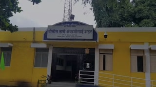 बीड : अल्पवयीन मुलीवर चुलत चुलत्याने केला बलात्कार, कोवळ्या जीवाला सहन झालं नाही, विष पिऊन आत्महत्या Mumbai Tak