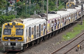 मुंबईची खबर : मुंबईकरांच्या सेवेत दाखल होणार नवी लोकल! कशी आहे ऑटोमॅटिक दरवाजांची नॉन एसी ट्रेन? जाणून घ्या सविस्तर Mumbai News