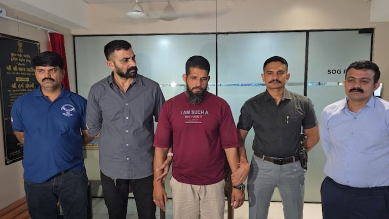 नवरा कोट्याधीश, पण जीम ट्रेनरच्या नादी लागली बायको; प्रकरण कसं आलं उघडकीस? पुढे काय घडलं? gym trainer arrest